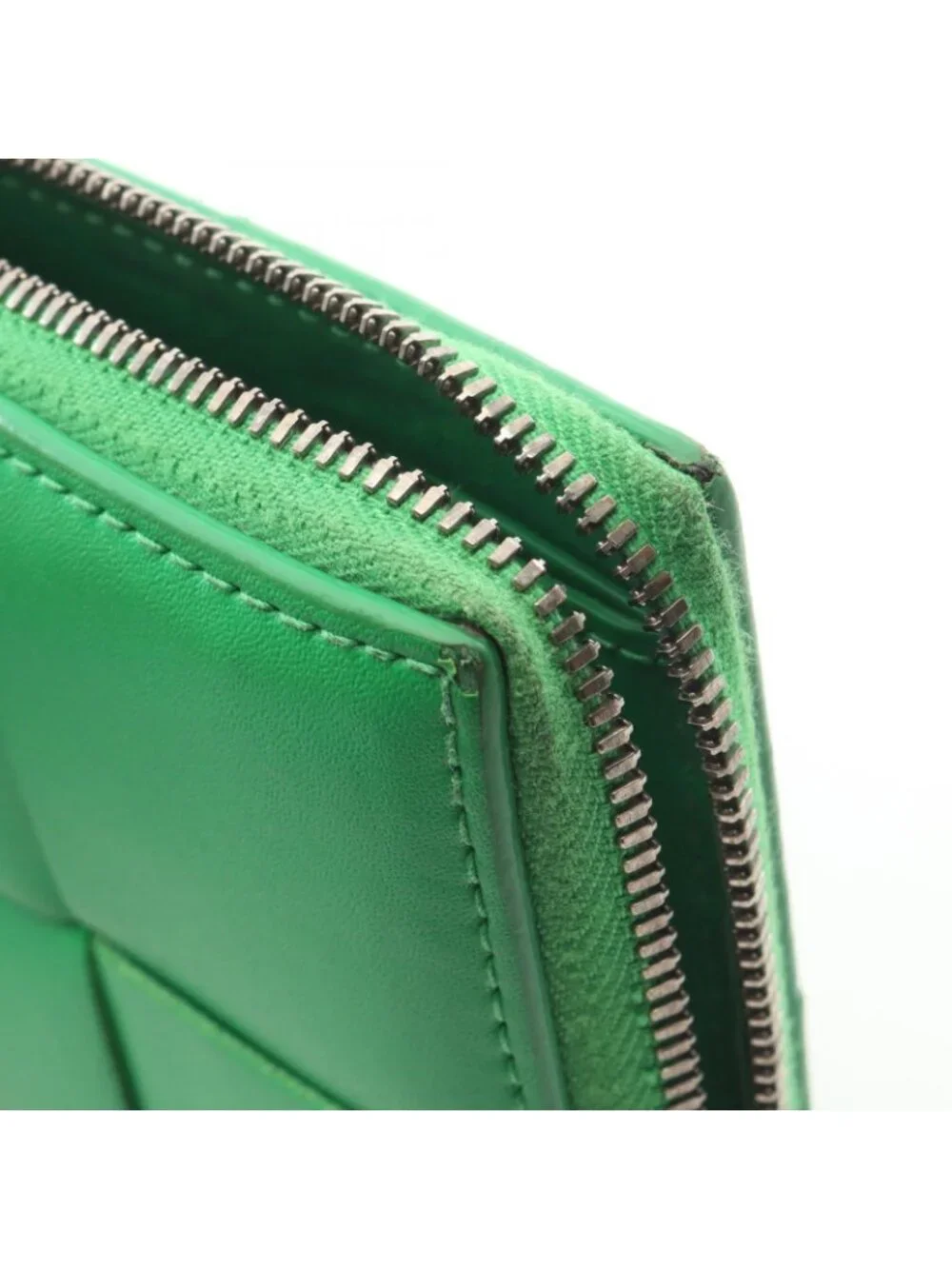Bottega Veneta Round Wallet Zip Around Maxi Intrecht Green Leather Cassette